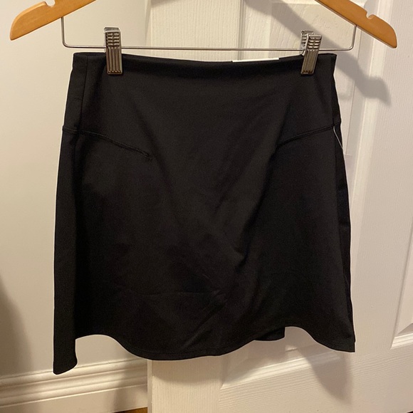 Old navy athletic skort - Picture 1 of 4
